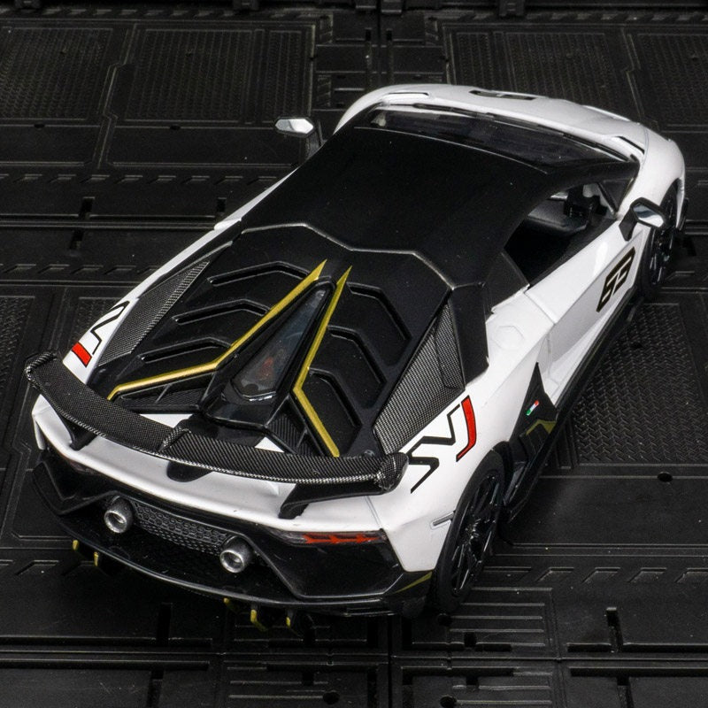 Lamborghini Aventador SVJ Escala 1.24