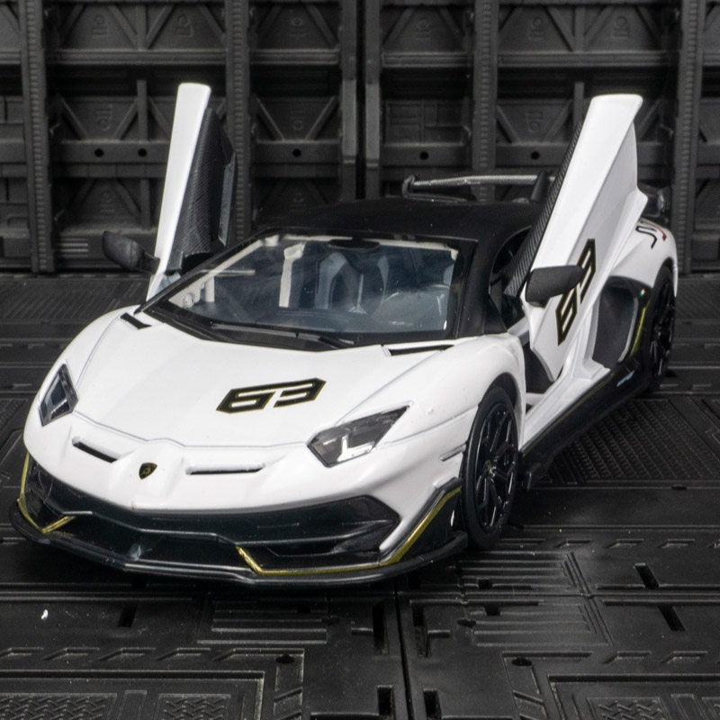 Lamborghini Aventador SVJ Escala 1.24